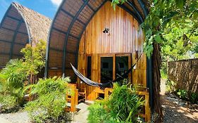 Maayong Hostel (Adults Only)